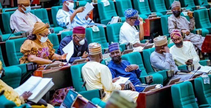Reps move to legalise use of Bluetooth gadgets for drivers above 21years
