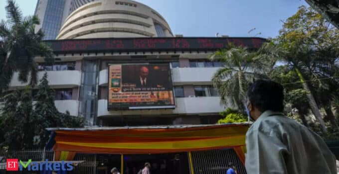 Tech View: Nifty50 forms bearish candle, analysts say ‘buy on dips’
