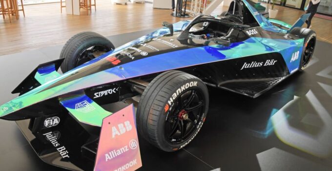 Next gen Formula E car can “disguise” limits of electric technology – Envision’s Sylvain Filippi