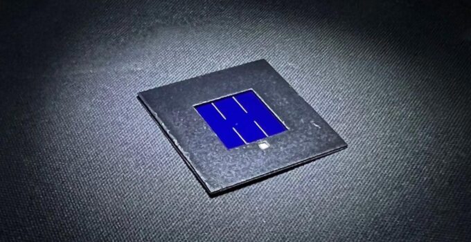 Innovative Technology Offers Big Performance Boost to Perovskite–Silicon Tandem Solar Cells