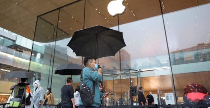 Apple’s Mac and wearables revenue stumbles as tech sector recedes