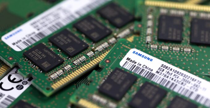 Samsung cutting DDR3 production and DDR4 prices to nudge customers towards newer DRAM tech
