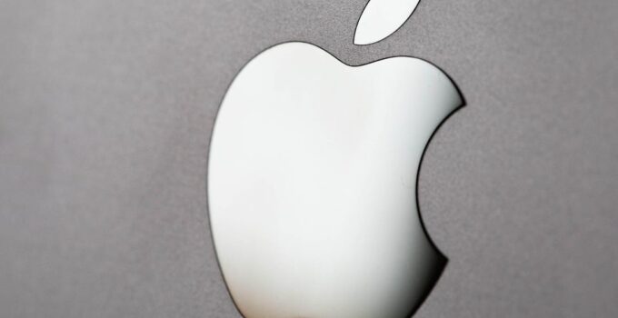 Ex-Apple Employee Admits Defrauding Tech Giant of $17 Million