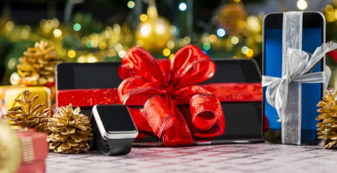 The Best Holiday Gifts For Tech Lovers In 2022