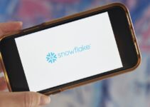 : Snowflake plans to hire 1,000-plus workers this year as other tech companies cut