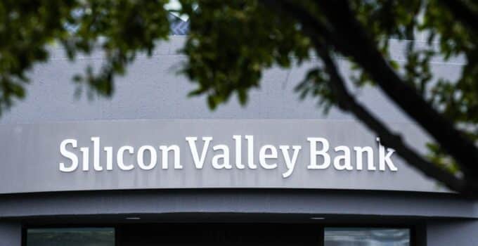 Silcon Valley Bank’s tech failings were a problem long before the run that led to its demise, critics say