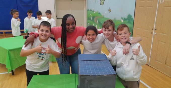 Teacher Adanna Williams learns tech practices in Israel – Using AI to teach in schools