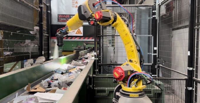 This AI-powered recycling robot uses technology to sort in Australian first