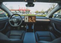 Elon Musk Again Claims Tesla Will Launch Self-Driving Technology