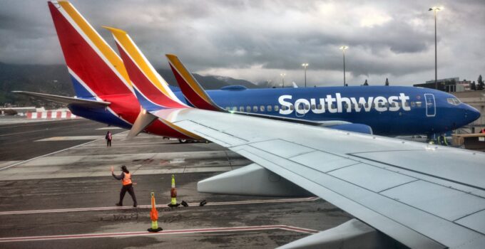 Southwest Airlines flight pause lifted after technology issues halted departures