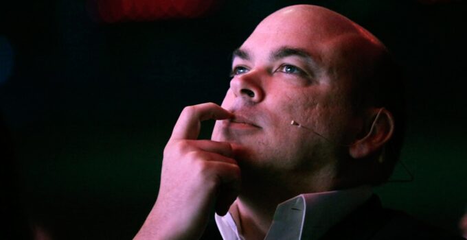 Mike Lynch: UK tech tycoon who founded software firm Autonomy is extradited to US