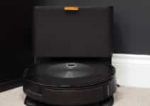 iRobot’s Roomba j7+ Combo vacuum is $300 off right now