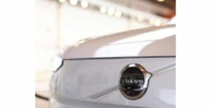 Volvo Cars partners up with the technology investor and innovation platform driver Plug and Play