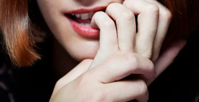 To stop nail-biting, skin picking and hair pulling, new research suggests a simple technique
