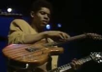 Steve Hackett called him “probably the most proficient tapper out there”: Watch underrated tapping genius Stanley Jordan apply his masterful technique to Stairway to Heaven – on two guitars at once