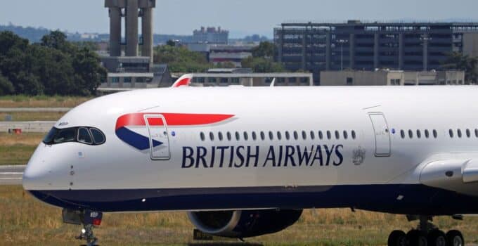 UK flights delayed after air traffic control suffers ‘technical issue’