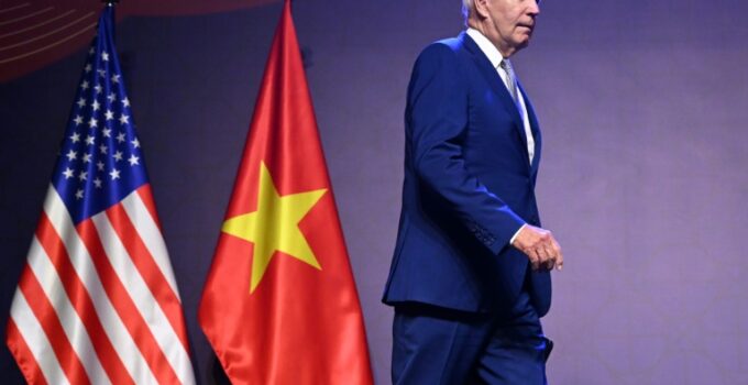 Biden leads US tech execs in Vietnam talks