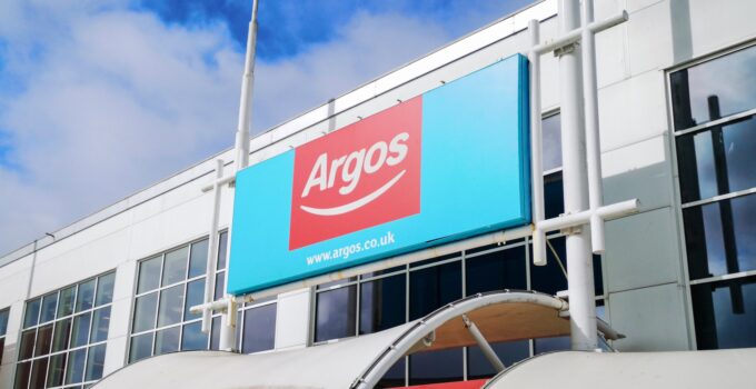 Argos shoppers rushing to buy ‘godsend’ winter gadget to avoid putting on the heating