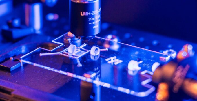 A New Era in Laser Technology – Scientists Create Femtosecond Laser Entirely out of Glass