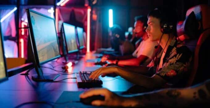 Tech and Tournaments: The Synergy Between Online Slots and eSports