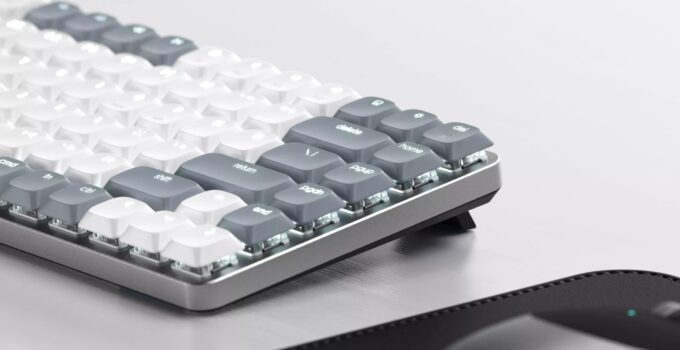 Satechi presents mechanical keyboard with low profile switches, lighting, Bluetooth and USB-C