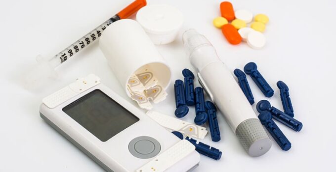 Diabetes Tech Falls Short as Hypoglycemic Challenges Persist