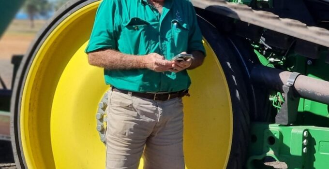Farmers trial new tech to keep equipment running as 3G shutdown looms